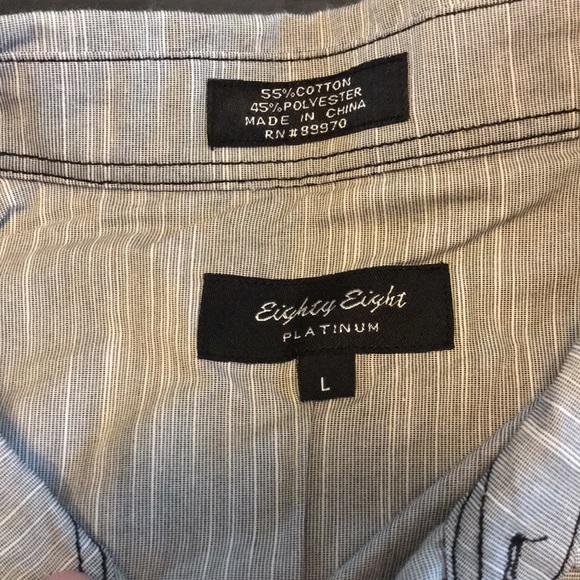 Mens button up - Picture 2 of 3